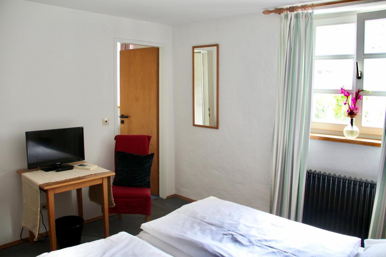 Hotel Schildwirtschaft Zum Rothen Ochsen Laupheim Exterior foto